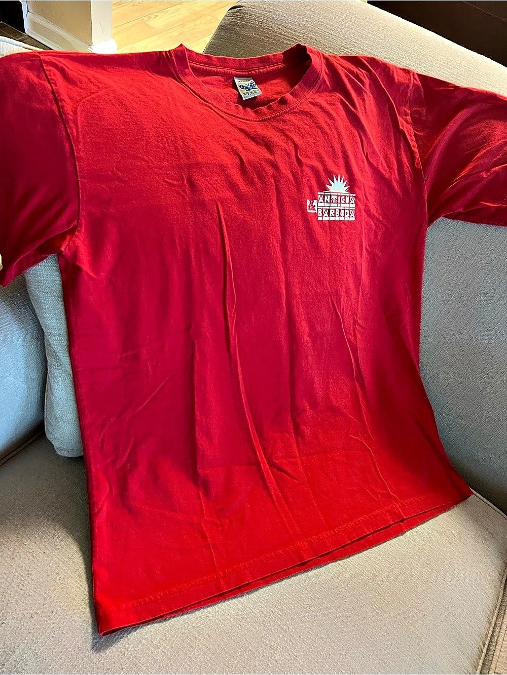 Antigua & Barbuda graphic cotton tee in Red XL